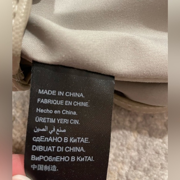 Bebe LYLA Shoulder Bag Taupe Color, Quilted Pattern Great Condition! - Picture 8 of 13